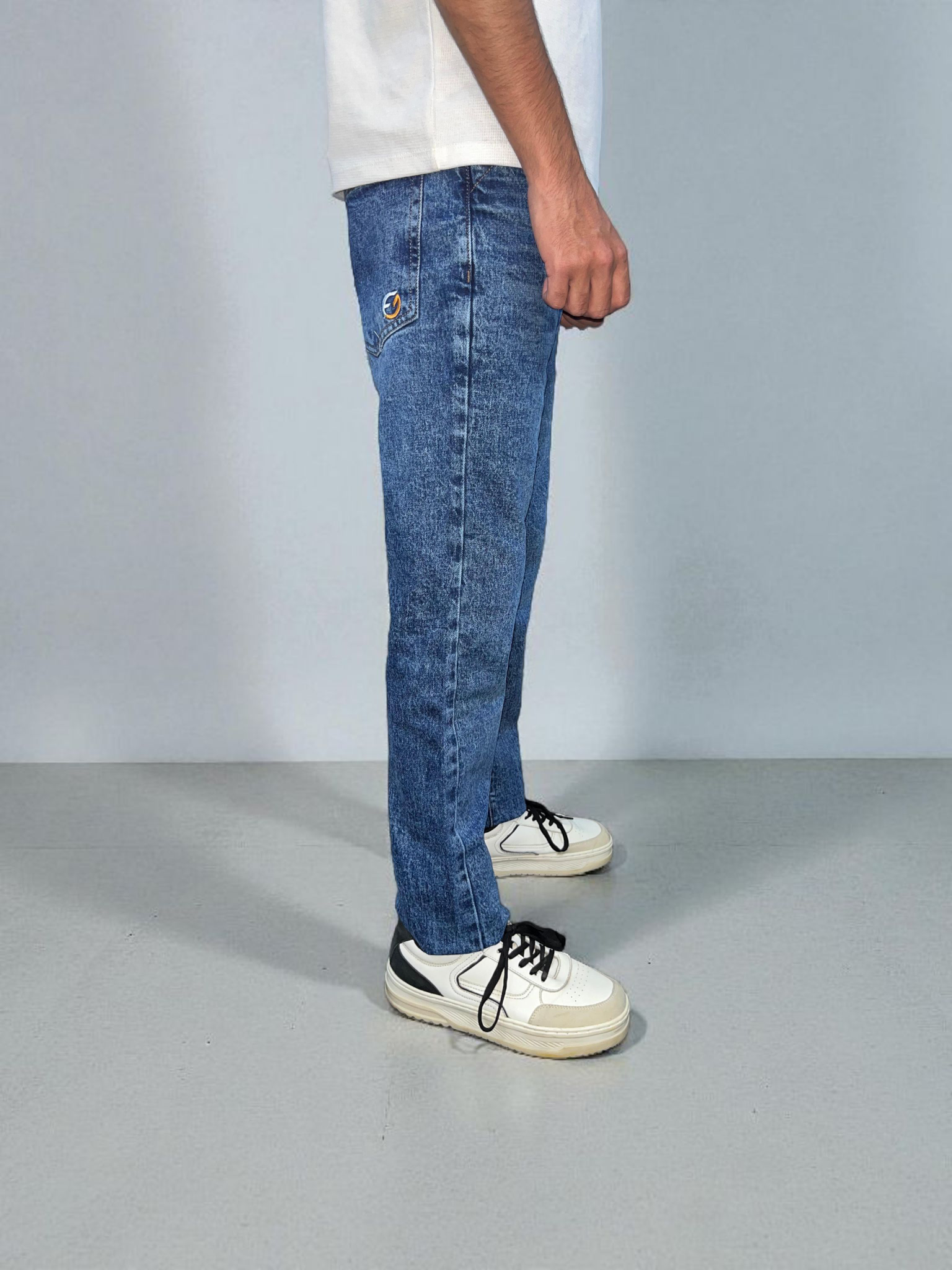 Dark indigo acid wash