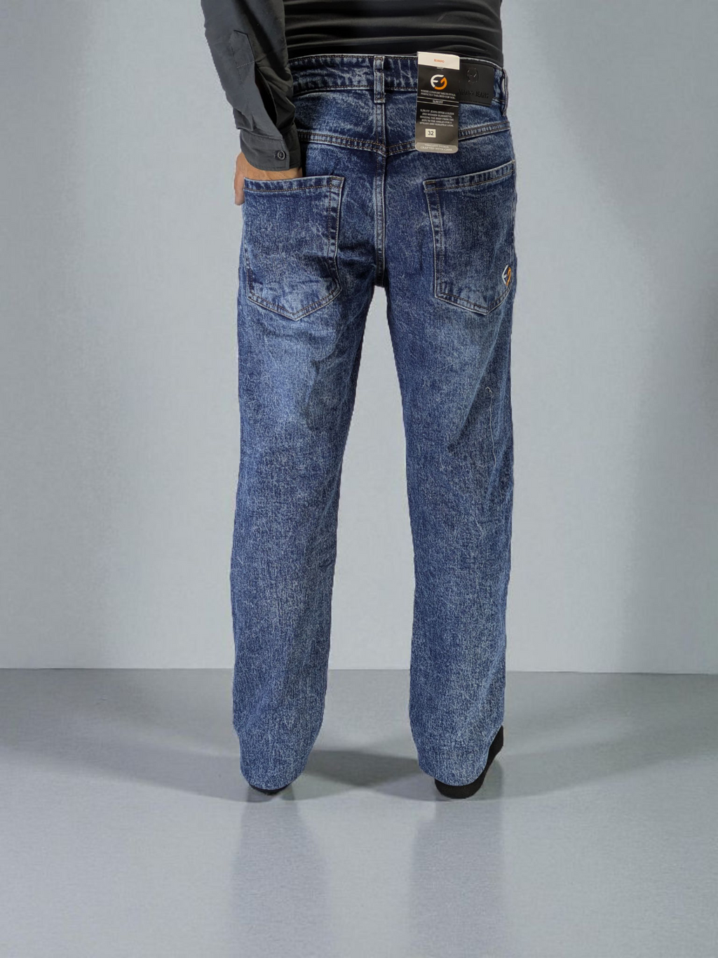 Dark indigo acid wash